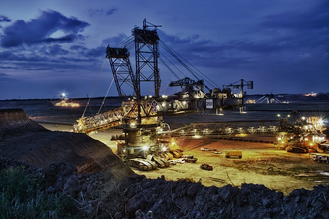 Inwestowanie w surowce - kopalnia wydobywcza